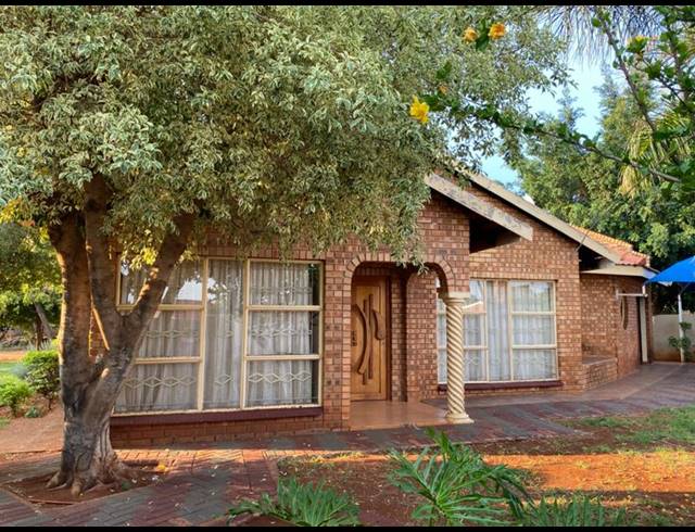 4 BEDROOM HOUSE FOR SALE IN NYLPARK